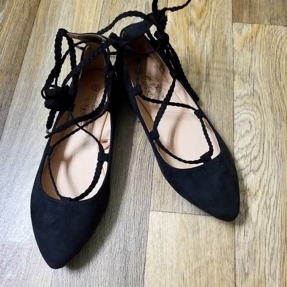 Charles Albert Shoes - String up Flats size 9